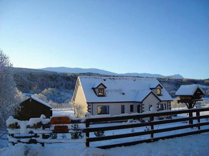 Serendipity Bed And Breakfast Dalchreichart Екстериор снимка