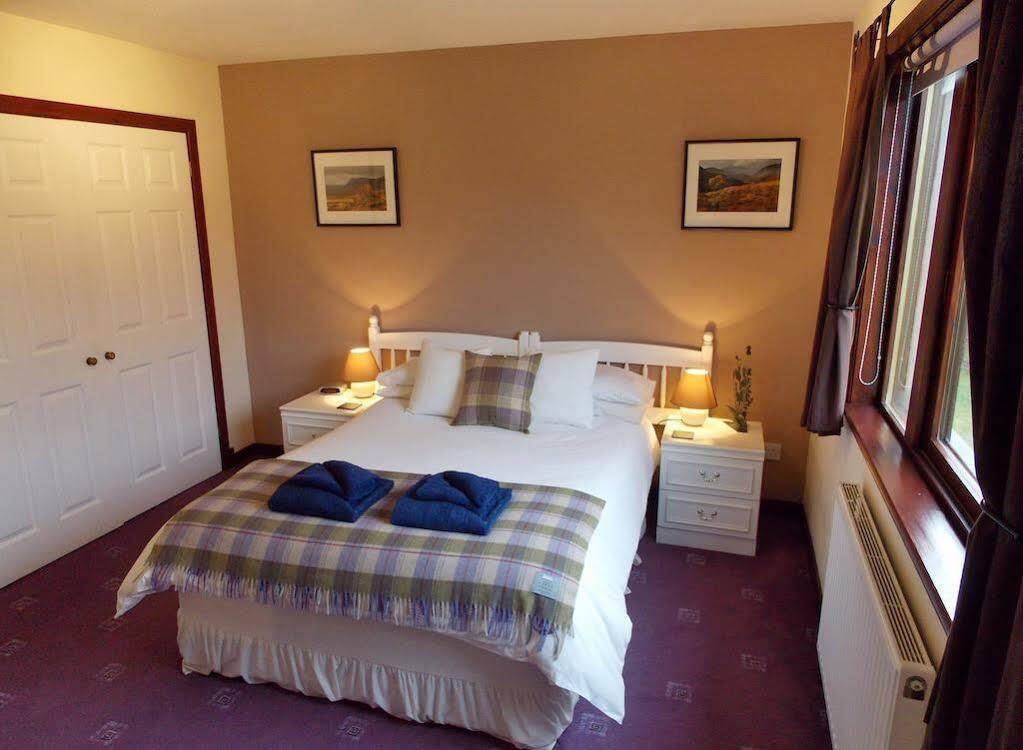 Serendipity Bed And Breakfast Dalchreichart Екстериор снимка