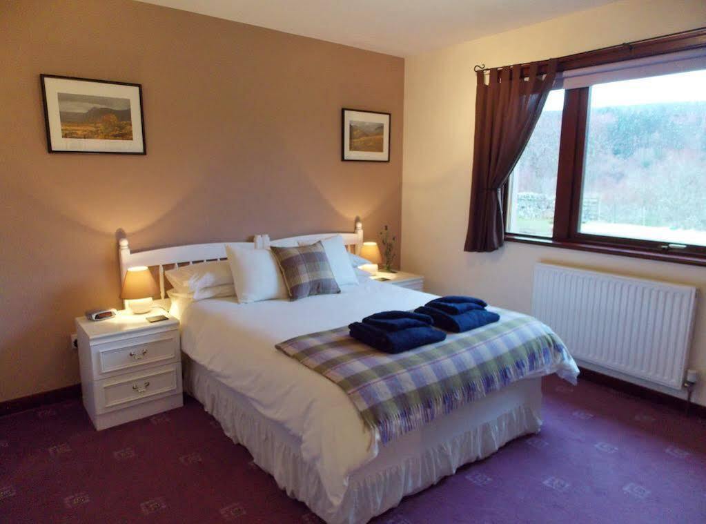 Serendipity Bed And Breakfast Dalchreichart Екстериор снимка